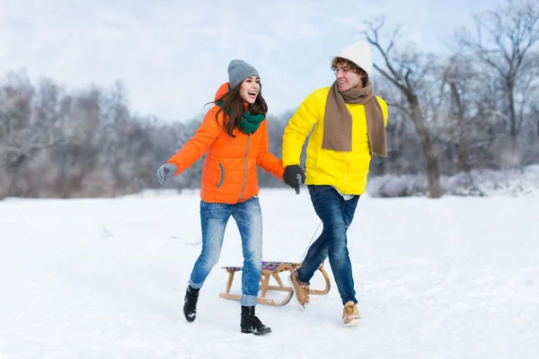 Couple en vêtements d'hiver — Photo