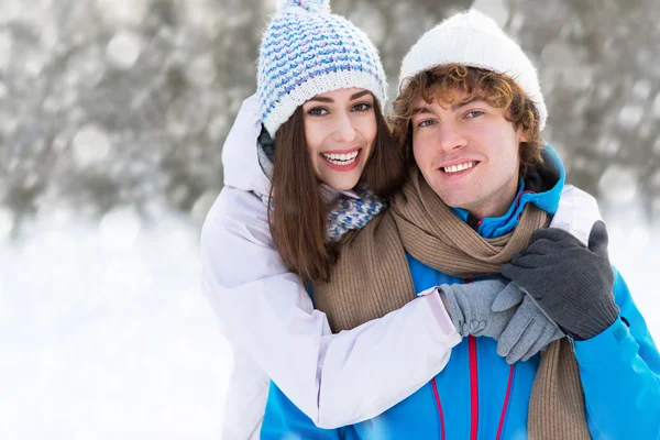 Cuplu în îmbrăcăminte de iarnă Imagini stoc fără drepturi de autor
