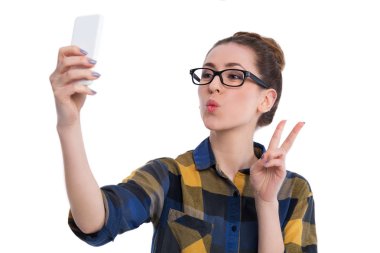 akıllı telefon kullanan hippi kız