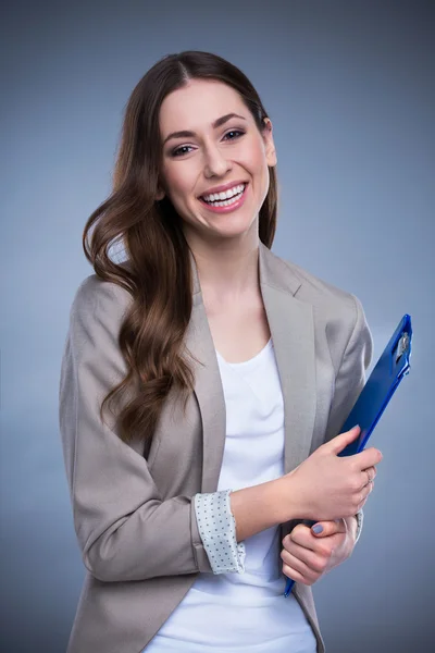 Mulher atraente sorrindo — Fotografia de Stock