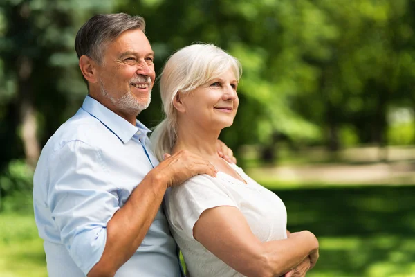 Senior Couple Outdoors — Stock Photo, Image