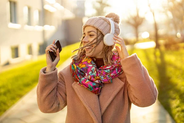 Happy Young Woman Headphones Cell Phone — Foto Stock