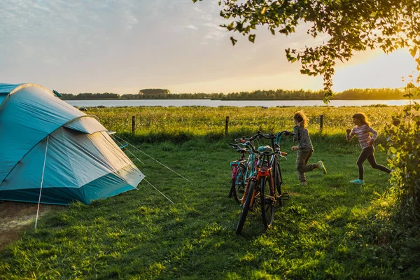 Children Playing Campsite — Stock Photo, Image