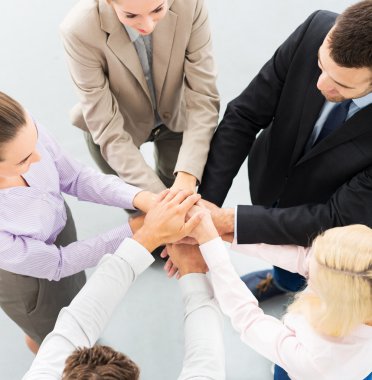 eller daire katılarak genç iş adamları