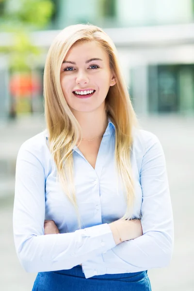 Zakenvrouw staande portret — Stockfoto