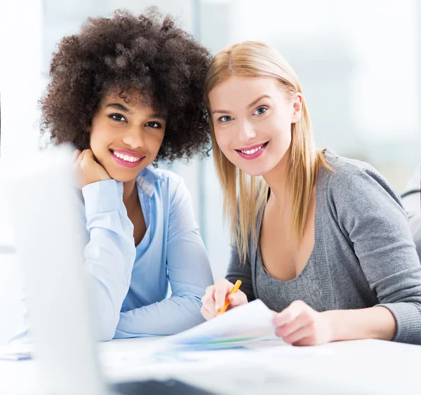 Young business women — Stock Photo, Image