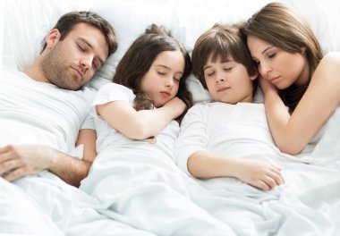 Mutlu aile uyku