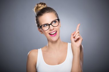 çekici bir kadın yukarı dönük