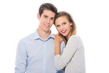 Gülümseyen genç çift