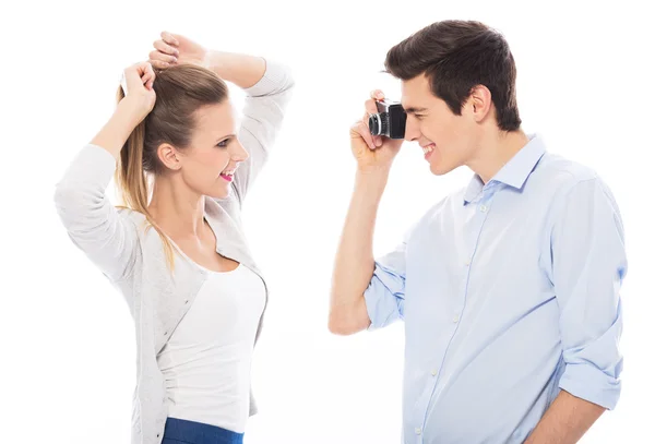 Joven pareja sonriendo — Foto de Stock