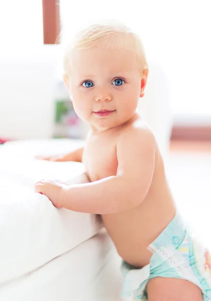 Μωρό με όμορφο μπλε μάτια — Φωτογραφία Αρχείου