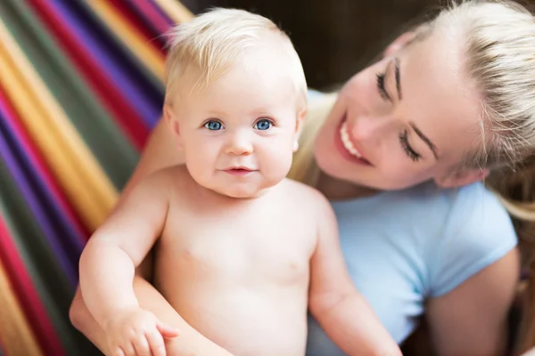 Madre y bebé — Foto de Stock