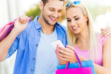 akıllı telefon kullanan gençlerin