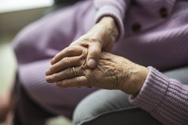 Üst düzey kadının elleri