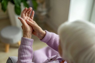 Üst düzey kadının elleri