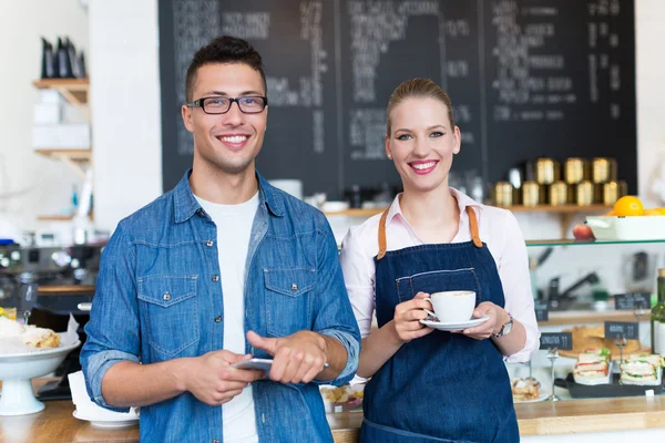 中小企業のオーナーのコーヒー ショップで — ストック写真