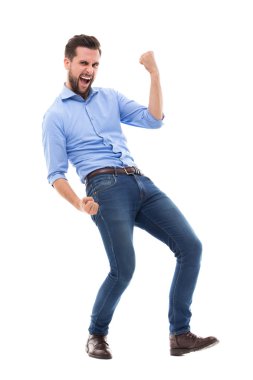 mutlu bir adam yumruklarını kenetlenmesi