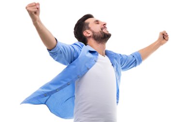 mutlu bir adam yumruklarını kenetlenmesi