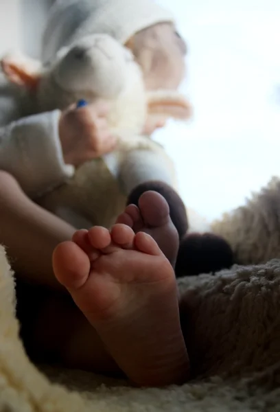 Little child looking out — Stock Photo, Image