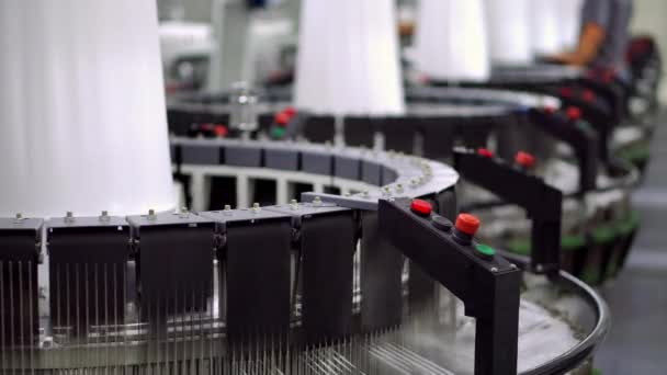 Produksi Benang Datar Polipropilena Putih Untuk Produksi Tas Industri Allison — Stok Video