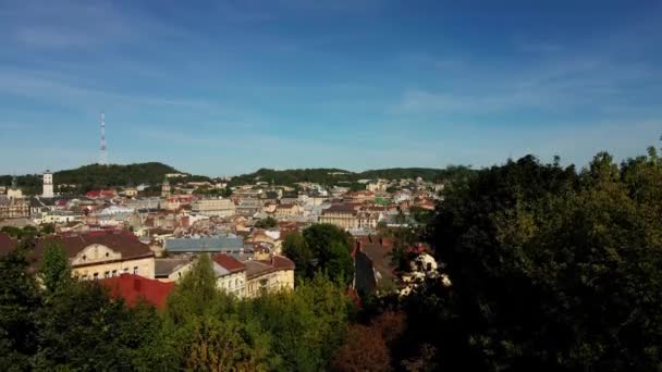 Uma Bela Cidade Europeia Partir Uma Visão Pássaro Dia Ensolarado — Vídeo de Stock