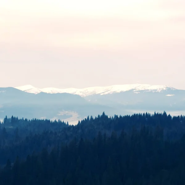 Gebirgslandschaft Wolken Über Den Bergen — Stockfoto