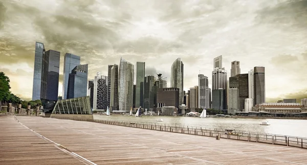 CBD of Singapore under a thundery sky — Stock Photo, Image