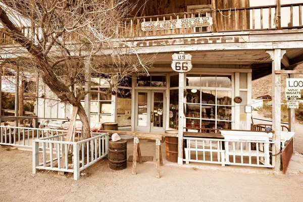 Verlaten hotel in een spookstad op route 66 — Stockfoto