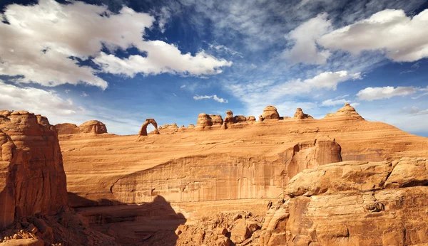 Panoramablick auf natürliche Bogen- und Felsformationen, Bogen-Nationalpark — Stockfoto