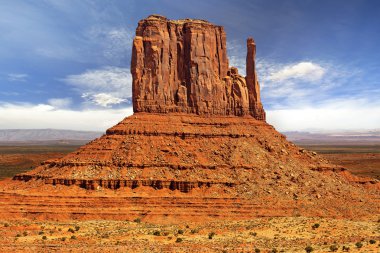 anıt Vadisi mavi gökyüzünde bir kaya oluşumu