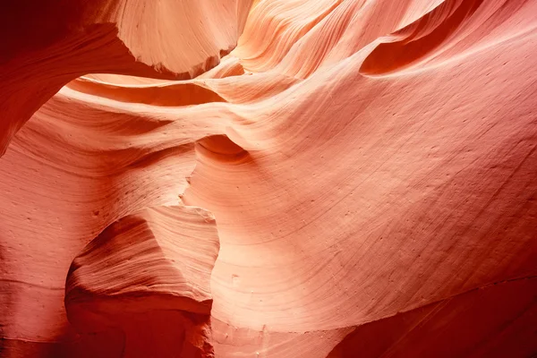 Parete di arenaria erosa nel canyon fessura antilope — Foto Stock