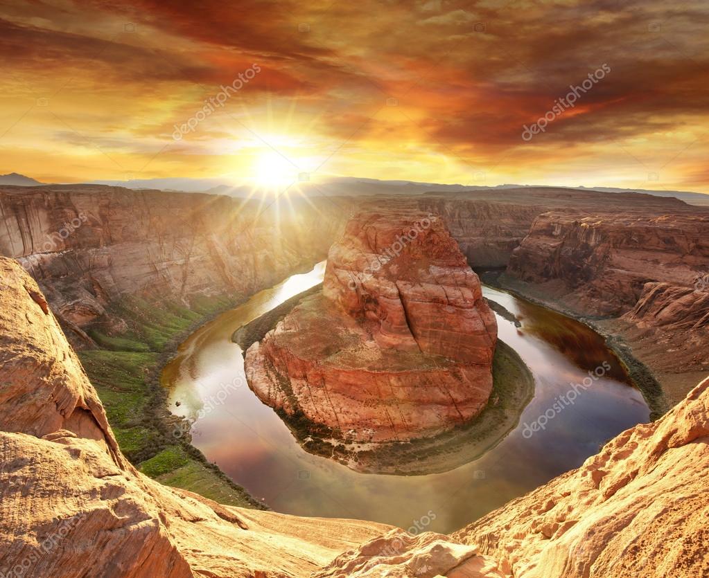Horseshoe Bend scenic overlook at dusk, Arizona — Stock Photo