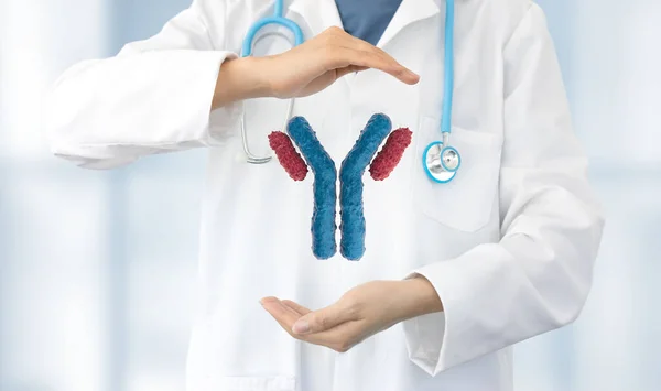 Doctor Analyzes Monoclonal Antibodies — Stock Photo, Image