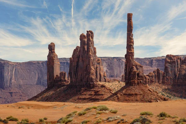 Totem Pole Egy Napsütéses Napon Sziklák Utah Monument Valley Ben — Stock Fotó