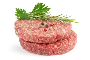 Hamburger köftesi ve aromatik bitki beyaz arka plan üzerinde izole