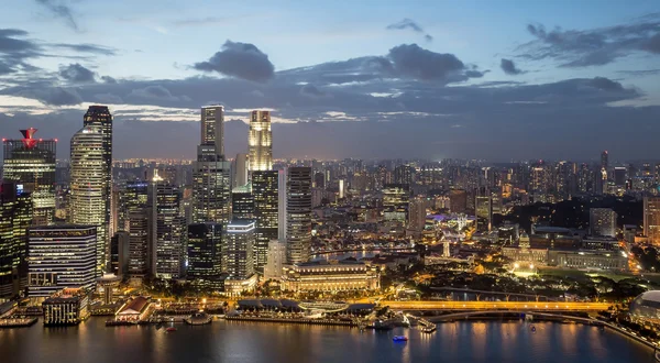 Distrito financeiro de Singapura à beira-mar da baía — Fotografia de Stock