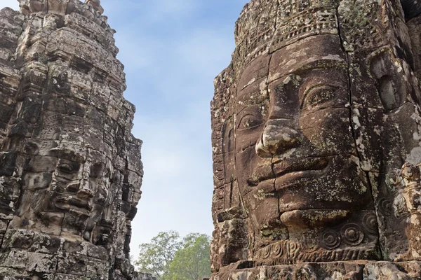 Duas esculturas rupestres da civilização Khmer — Fotografia de Stock