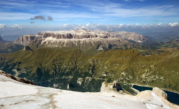 Vista panorámica desde la montaña marmolada en el Tirol del Sur — Foto de Stock
