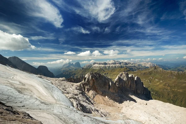 Vista panorámica de las dolomitas italianas en verano — Foto de Stock
