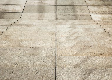 adımları bir bina dışında bir taş merdiven