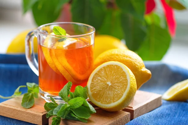 Čaj s citrónem a mátou — Stock fotografie