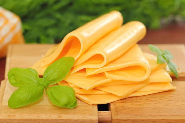 Queijo transformado com verduras — Fotografia de Stock