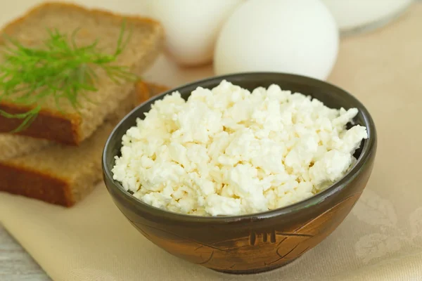 Cottage cheese and bread — Stock Photo, Image