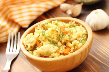 pilav tavuk ve sebze ile