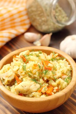 pilav tavuk ve sebze ile