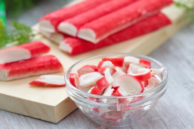 Eatting için hazırlanan Yengeç sopa