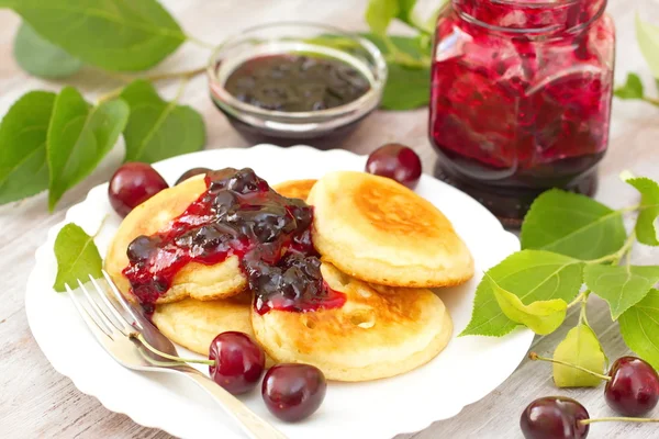 Vişne reçelli krep