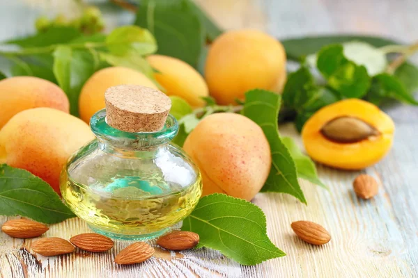 Apricot aroma oil — Stock Photo, Image