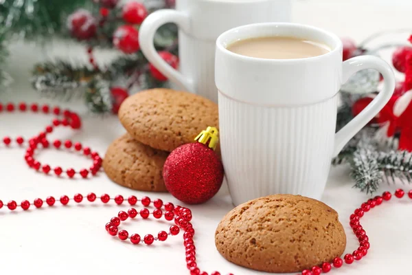 Café y galletas. Decoración de Navidad . — Foto de Stock