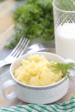 bir kase patates püresi